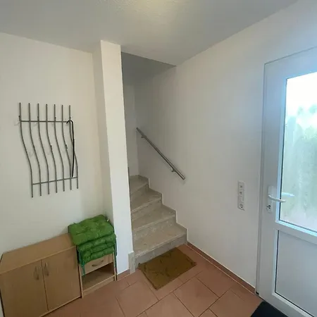 Hartung Apartment *